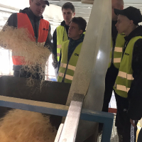 Apdares darbu strādnieki vērtē iespējas 